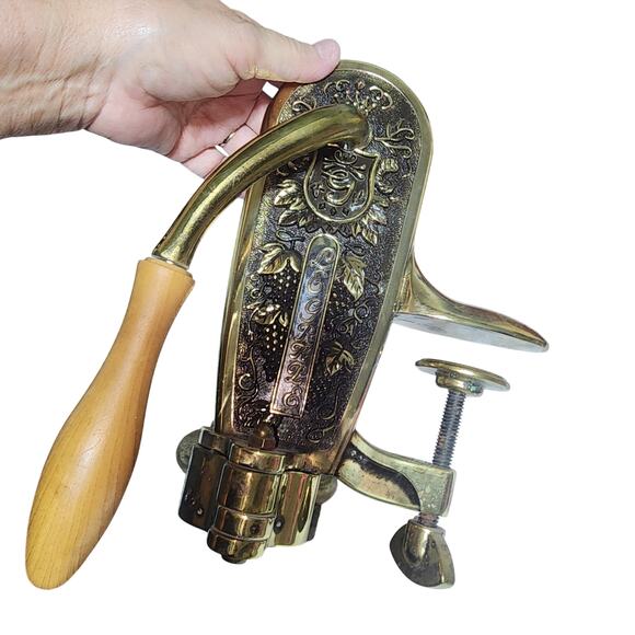 LEGRALE EUC VINTAGE ANTIQUE BRASS & WOOD TABLE TOP BOTTLE OPENER CORK SCREW - Picture 4 of 8